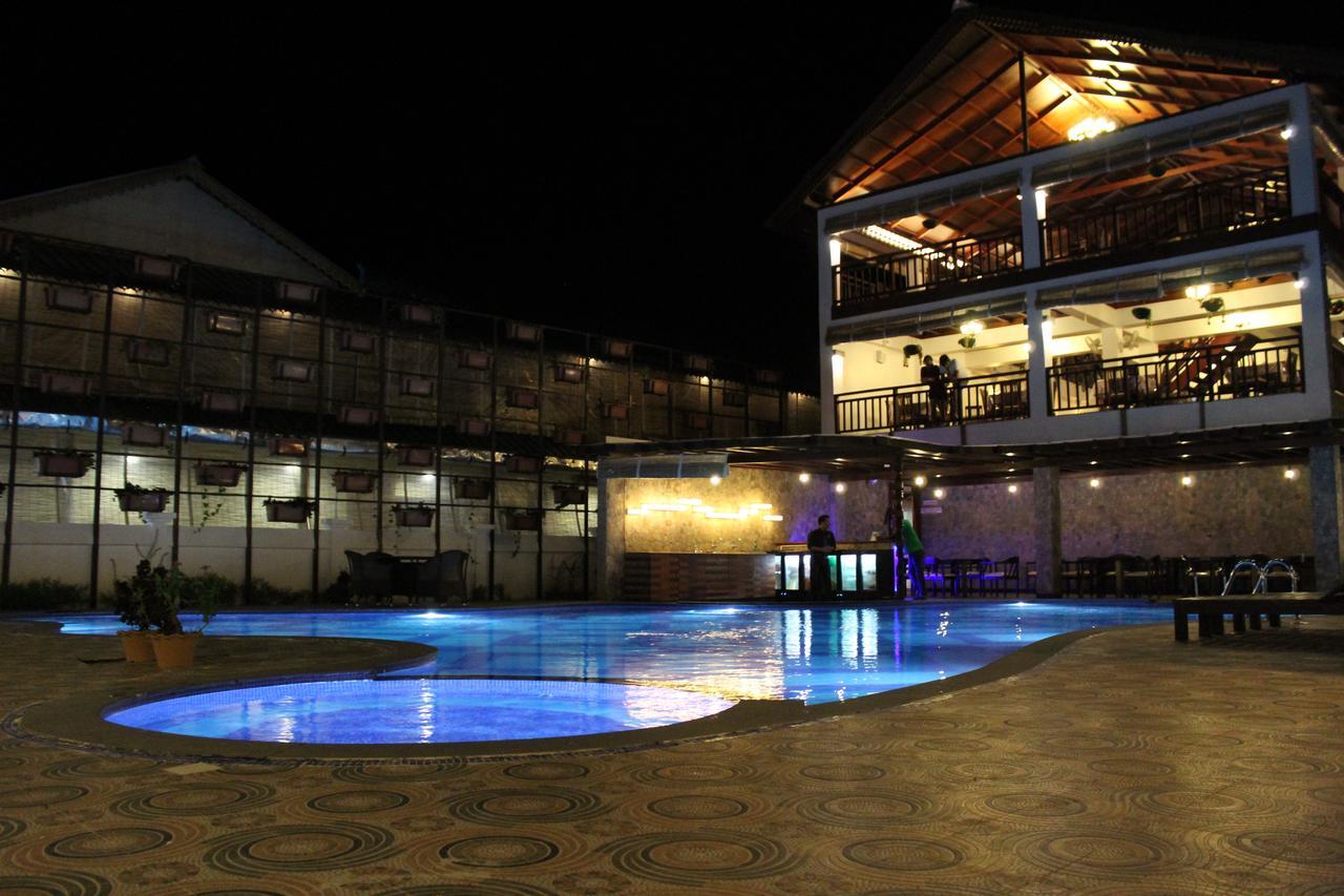 Symphony Summer Sands Beach Resort And Spa Ram Nagar Exterior photo