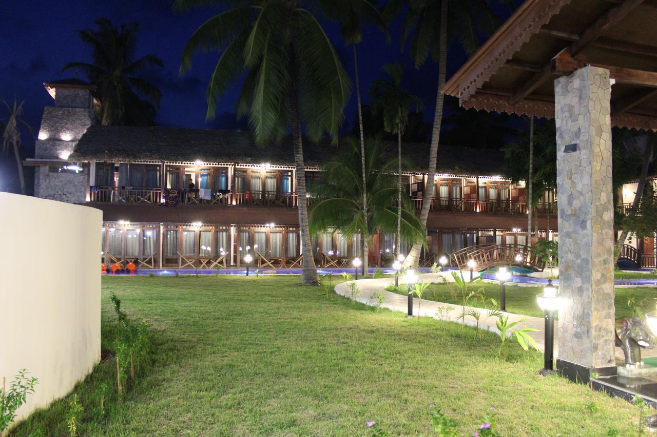 Symphony Summer Sands Beach Resort And Spa Ram Nagar Exterior photo