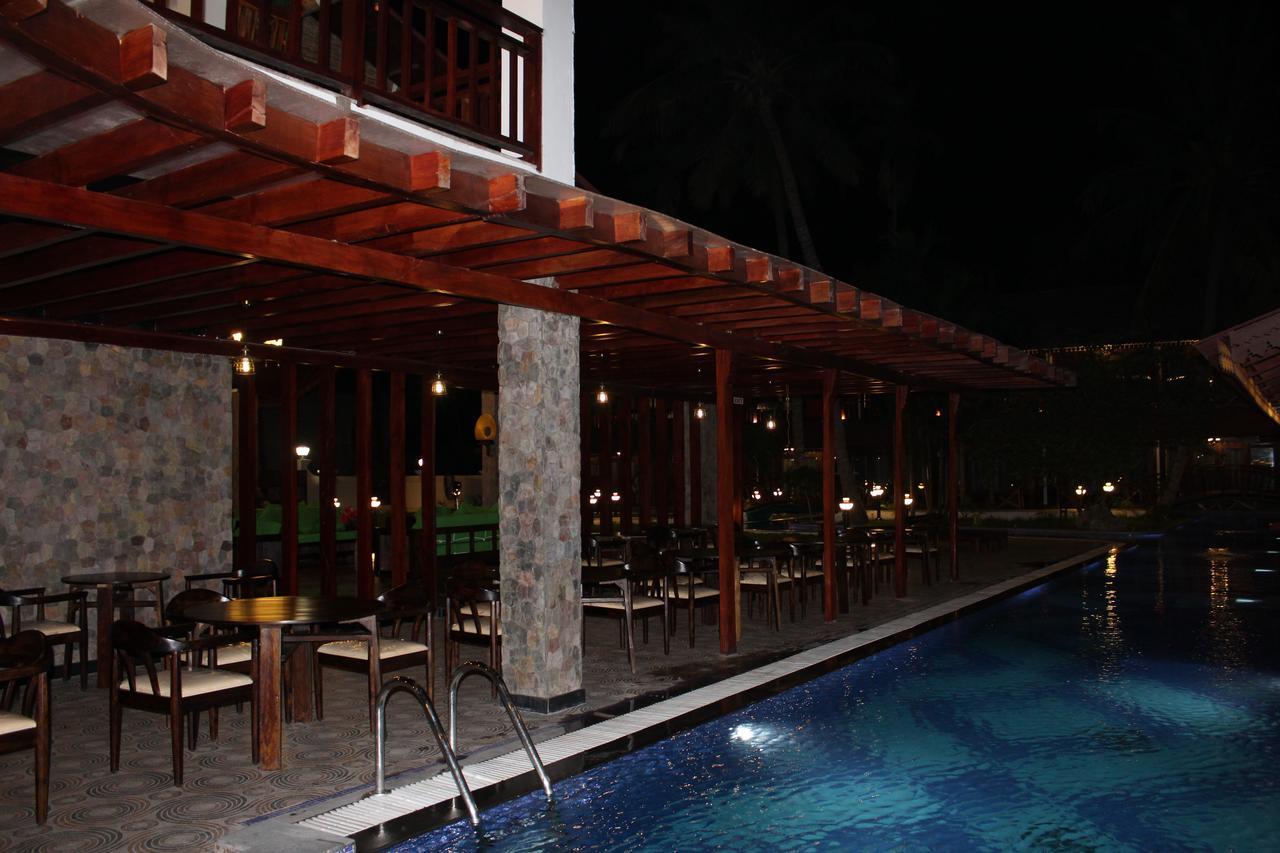 Symphony Summer Sands Beach Resort And Spa Ram Nagar Exterior photo