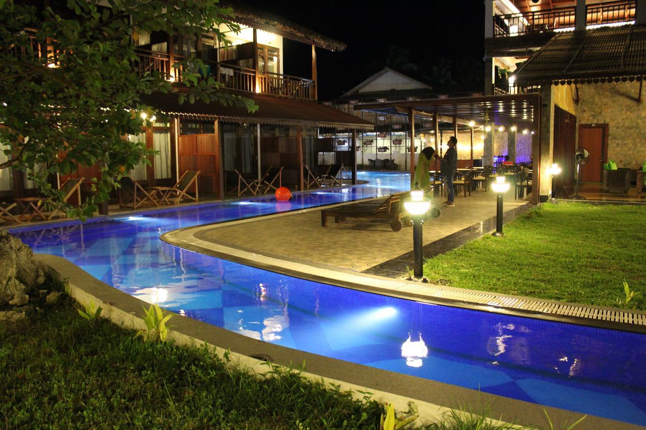 Symphony Summer Sands Beach Resort And Spa Ram Nagar Exterior photo