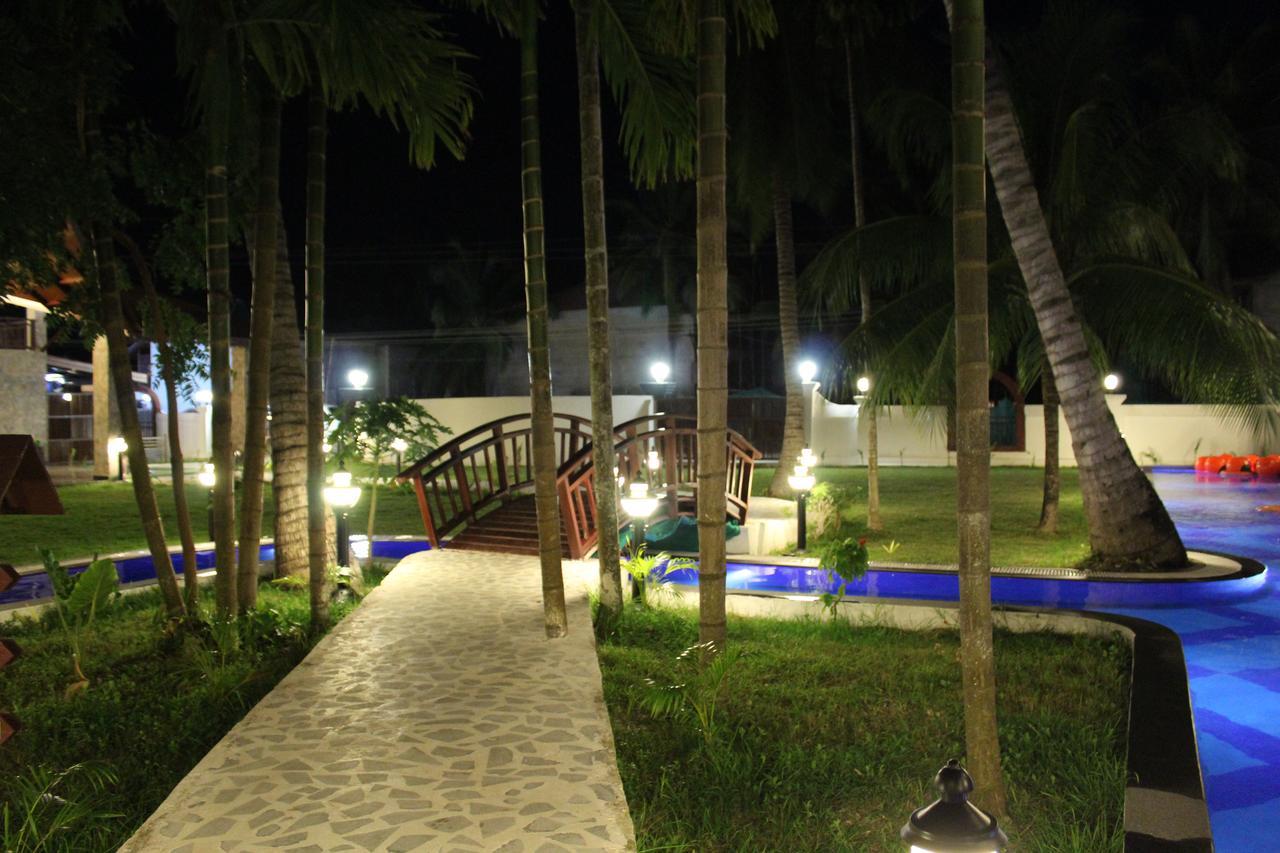 Symphony Summer Sands Beach Resort And Spa Ram Nagar Exterior photo