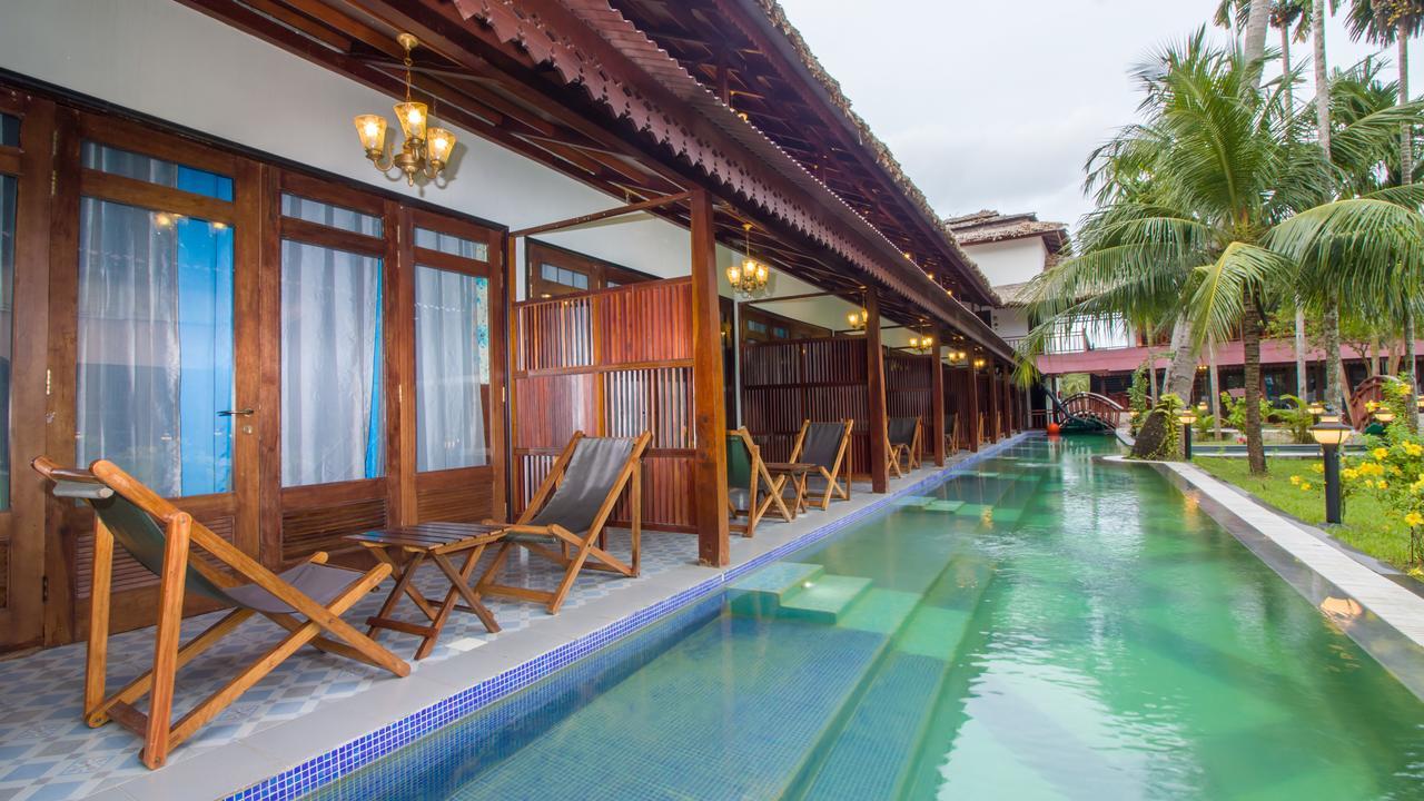 Symphony Summer Sands Beach Resort And Spa Ram Nagar Exterior photo